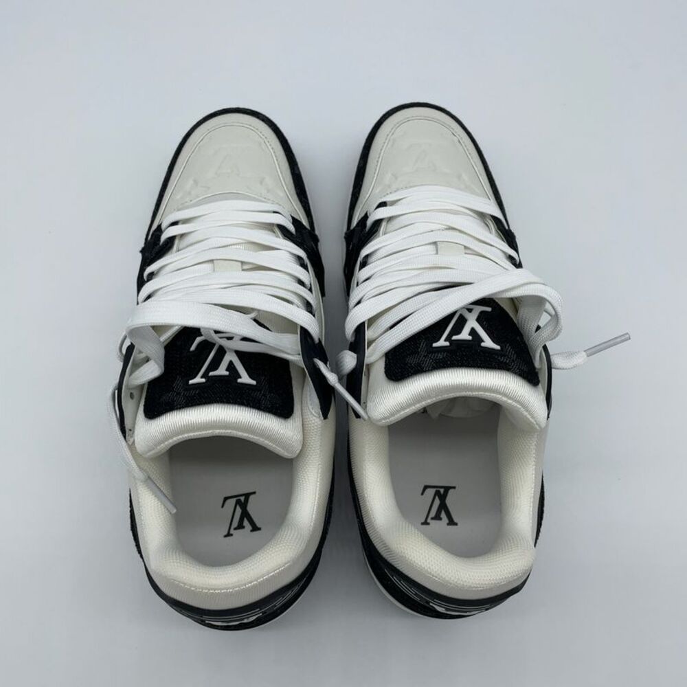 Louis Vuitton Men's Trainer Sneakers - Picture 5 of 6
